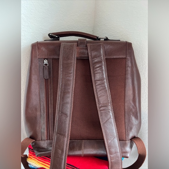 Genicci Leather Backpack Brown Laptop Work School Bag - Picture 2 of 16